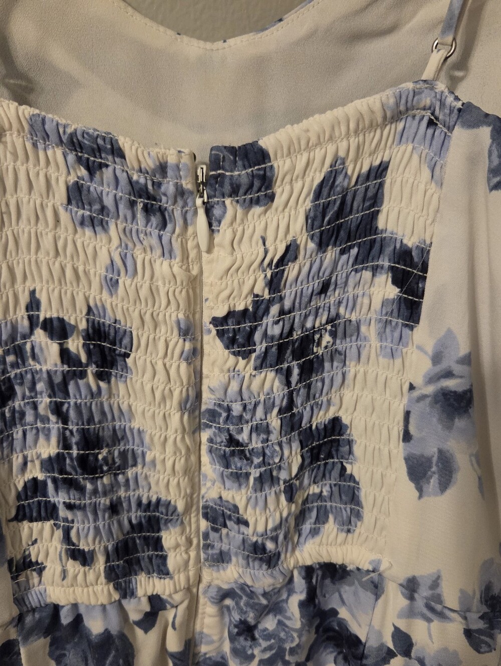 Abercrombie & Fitch Womens Camille Blue Floral Smocked Midi Dress. Sz S - Picture 8 of 10